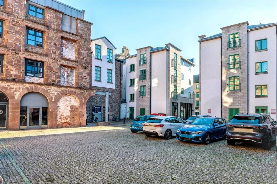Exchange Street, DD1, photo 8