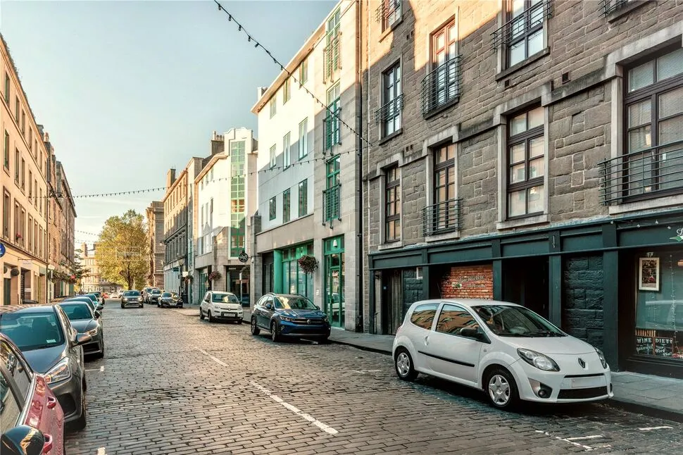 Exchange Street, DD1, photo 21