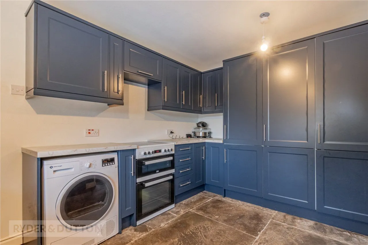 Oldham Road, Denshaw, OL3, photo 7