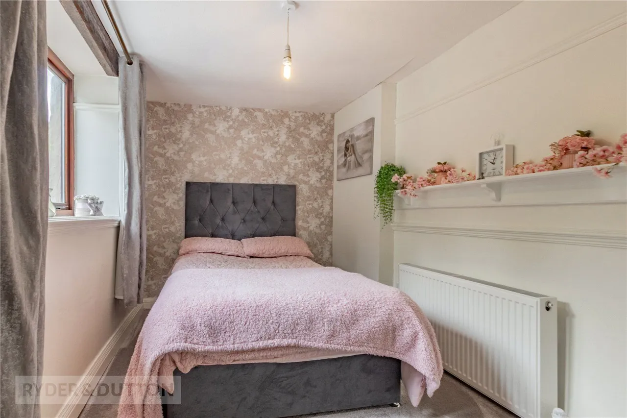 Oldham Road, Denshaw, OL3, photo 18
