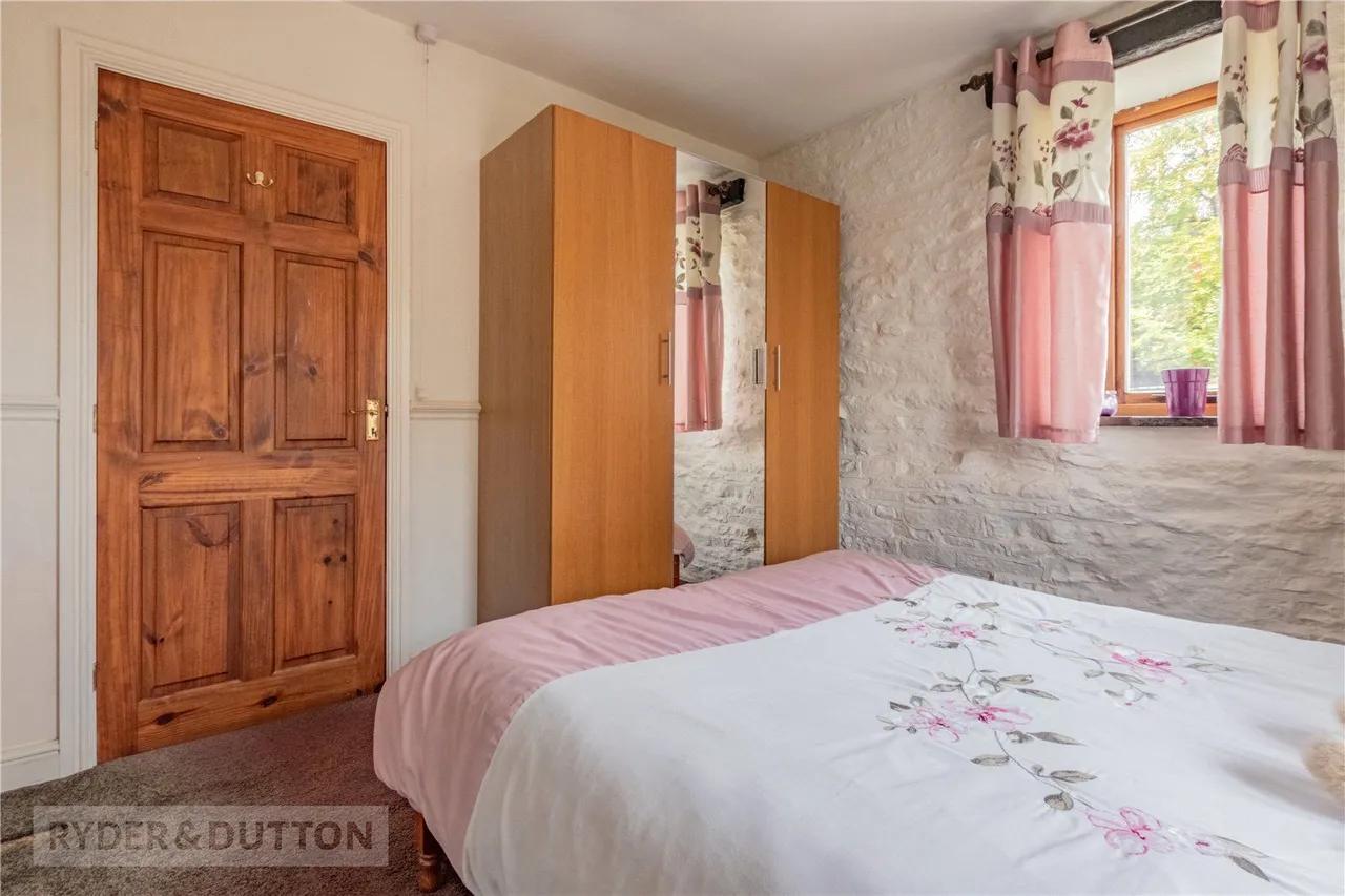 Oldham Road, Denshaw, OL3, photo 11