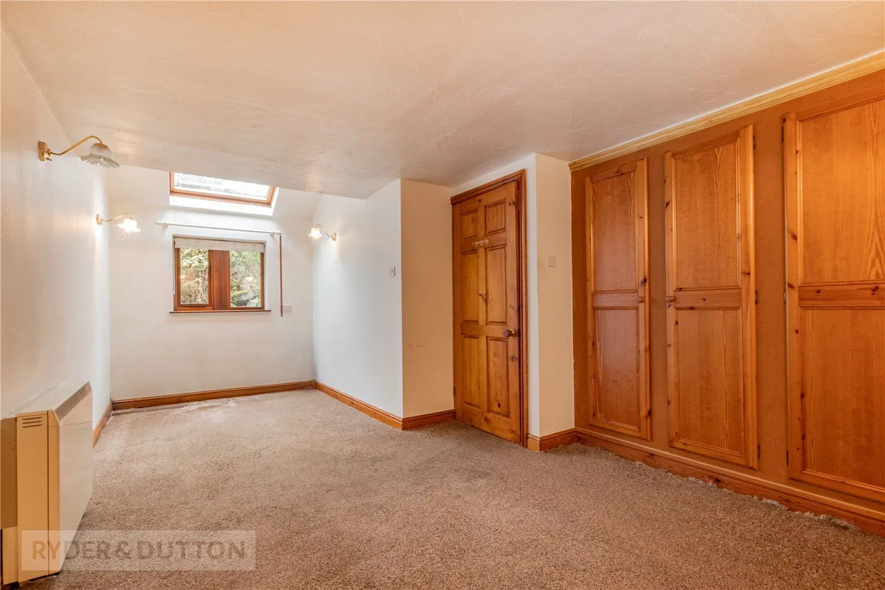 Oldham Road, Denshaw, OL3, photo 27