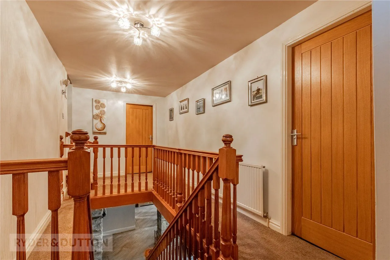Oldham Road, Denshaw, OL3, photo 12