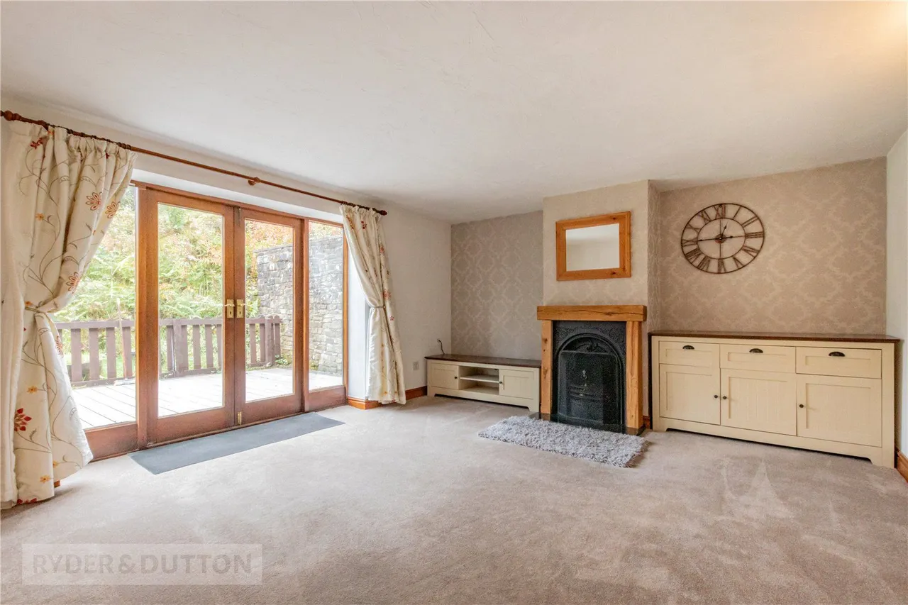 Oldham Road, Denshaw, OL3, photo 26