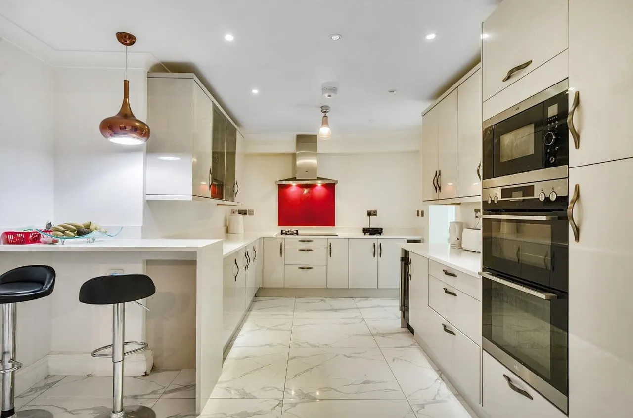 Winkworth Road, Banstead, Surrey, SM7 2QT, photo 6