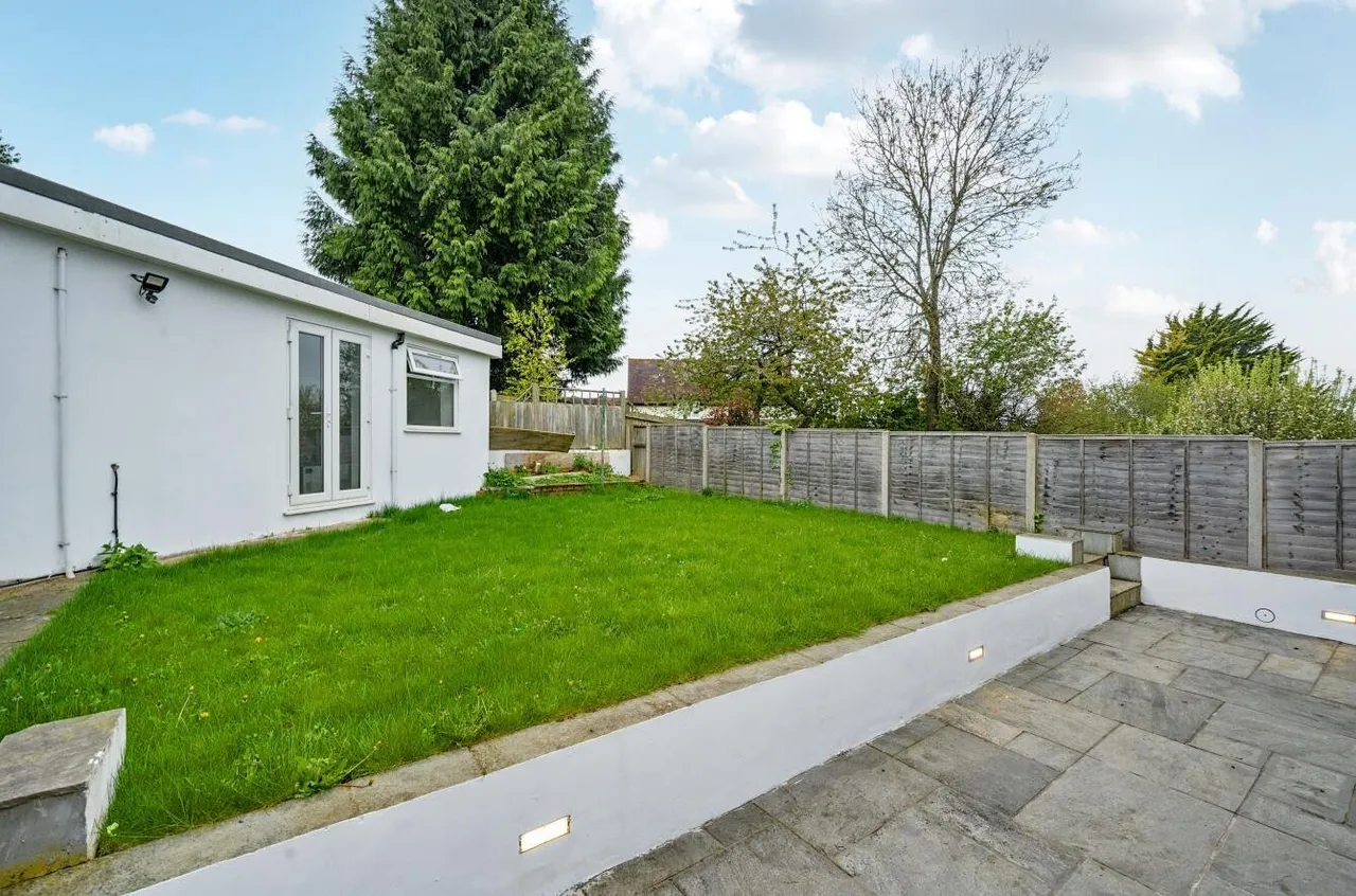 Winkworth Road, Banstead, Surrey, SM7 2QT, photo 4