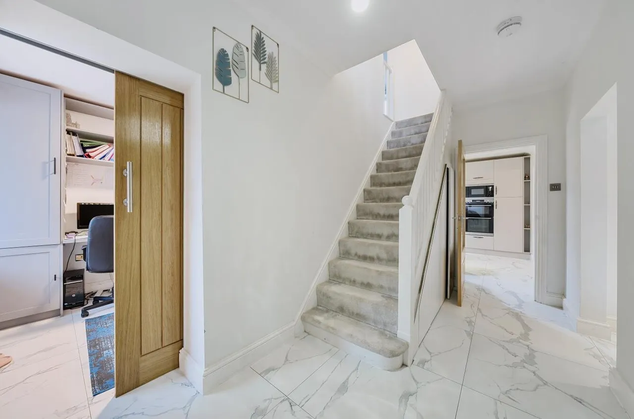 Winkworth Road, Banstead, Surrey, SM7 2QT, photo 5