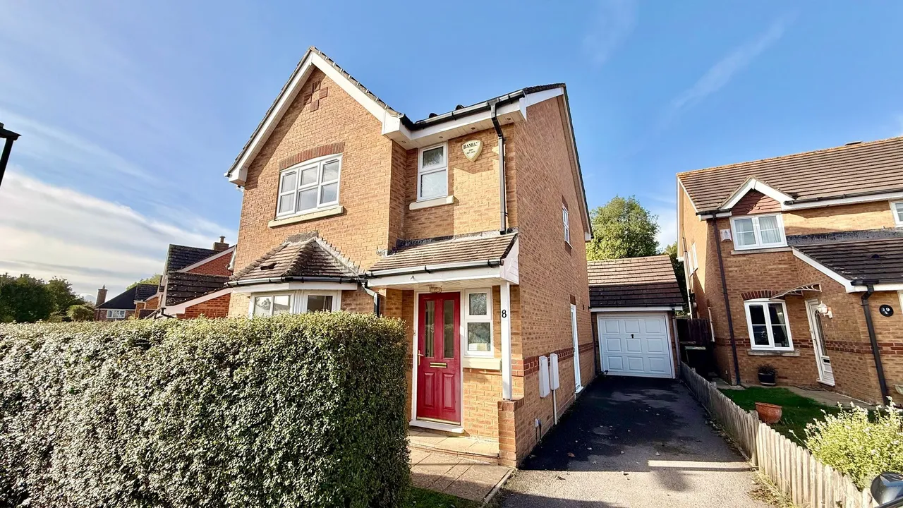 3 bed house for sale, Vitre Gardens, Lymington, SO41