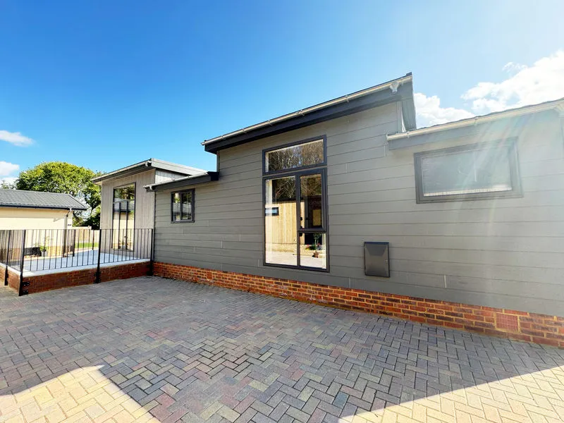 Weybridge Park Estate Weybridge Road, Addlestone KT15 2RF, photo 15
