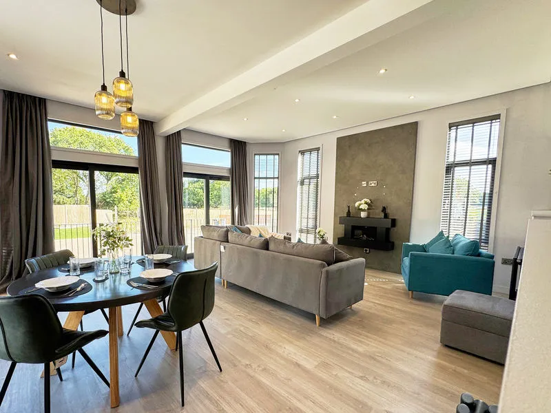 Weybridge Park Estate Weybridge Road, Addlestone KT15 2RF, photo 10