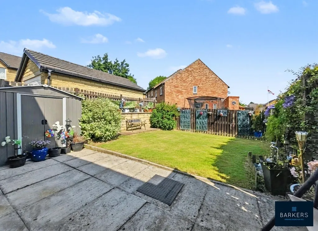 Cedar Close, Bradford BD4 6FL, photo 5
