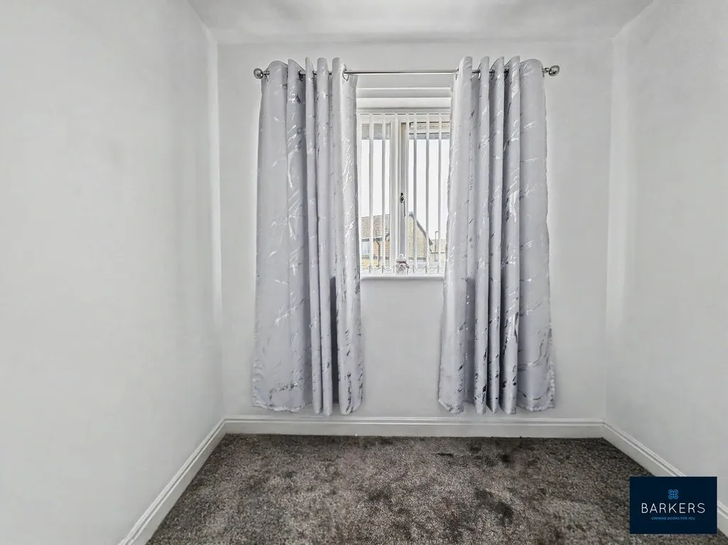 Cedar Close, Bradford BD4 6FL, photo 11