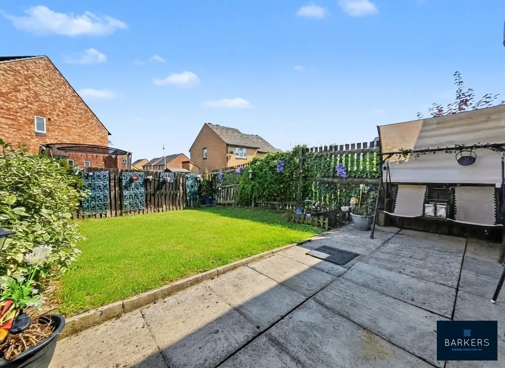 Cedar Close, Bradford BD4 6FL, photo 14