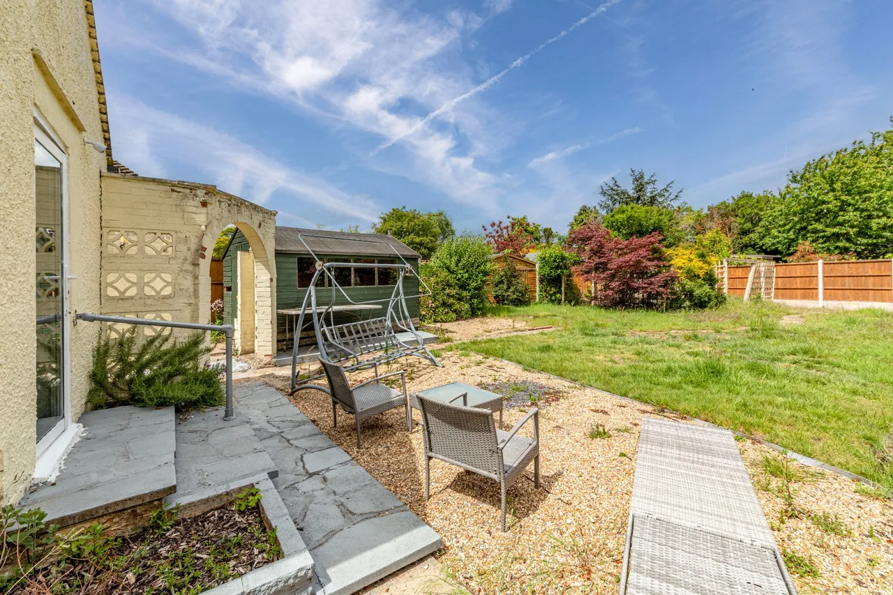 Floyds Lane, Woking, GU22, photo 14