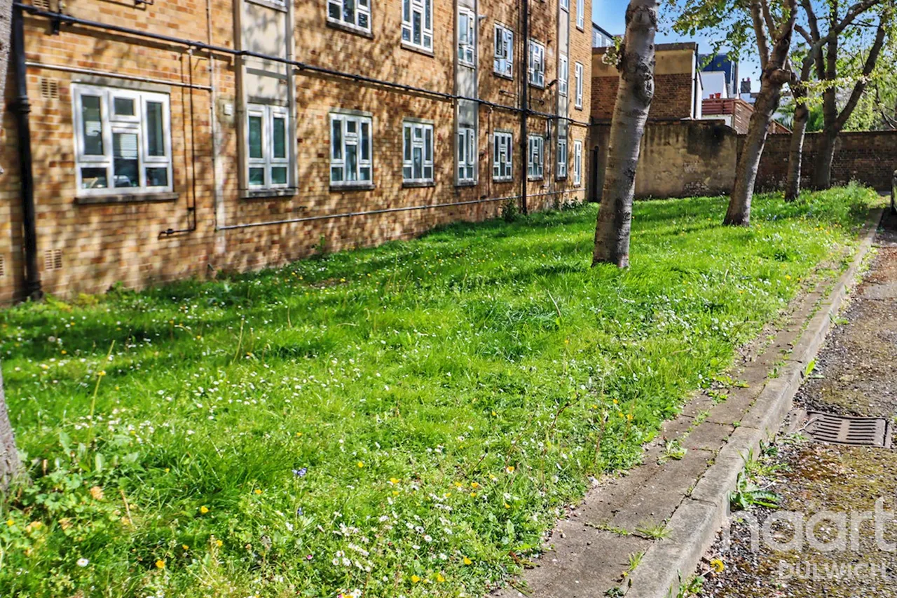2 bed flat for sale, Clive Road, London, SE21