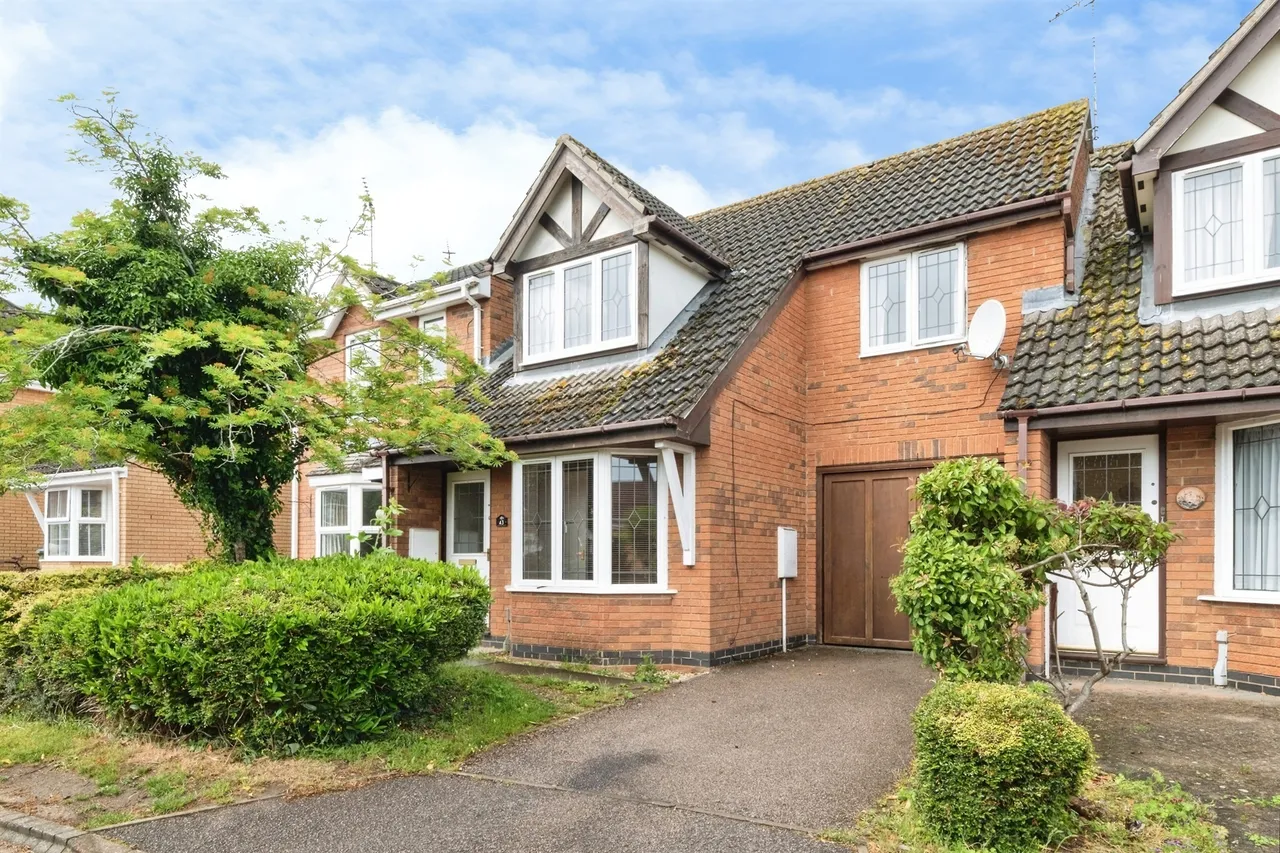 3 bed house for sale — Moorhen Way, Buckingham