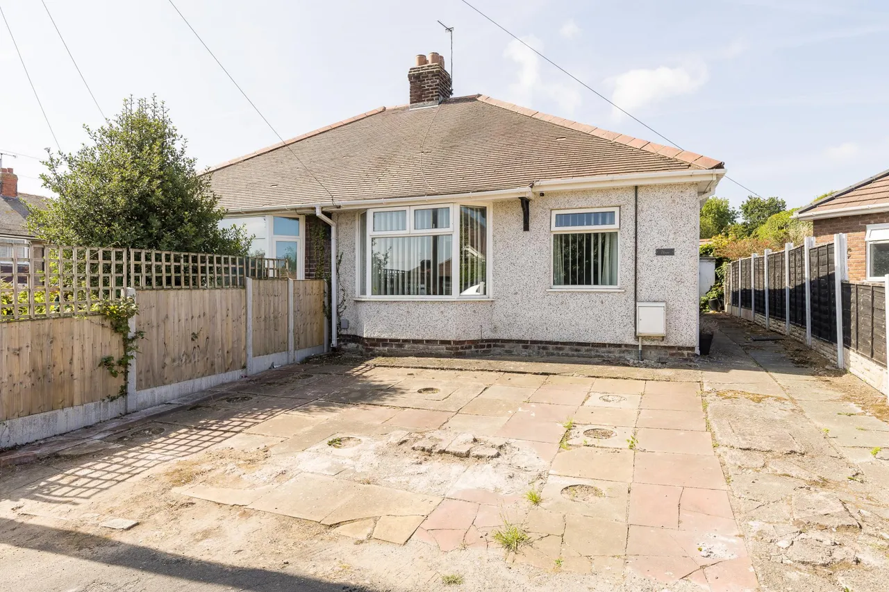 2 bed house for sale, Stanley Place, Deeside, CH5