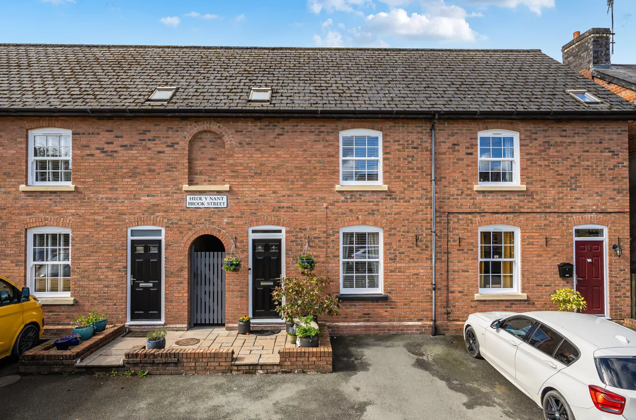 3 bed house for sale, Brook Street, Llanidloes