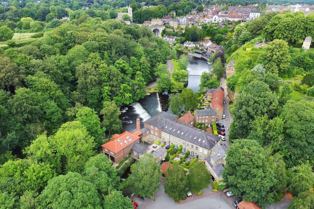 2 bed flat for sale, Castle Mills Waterside, Knaresborough, HG5