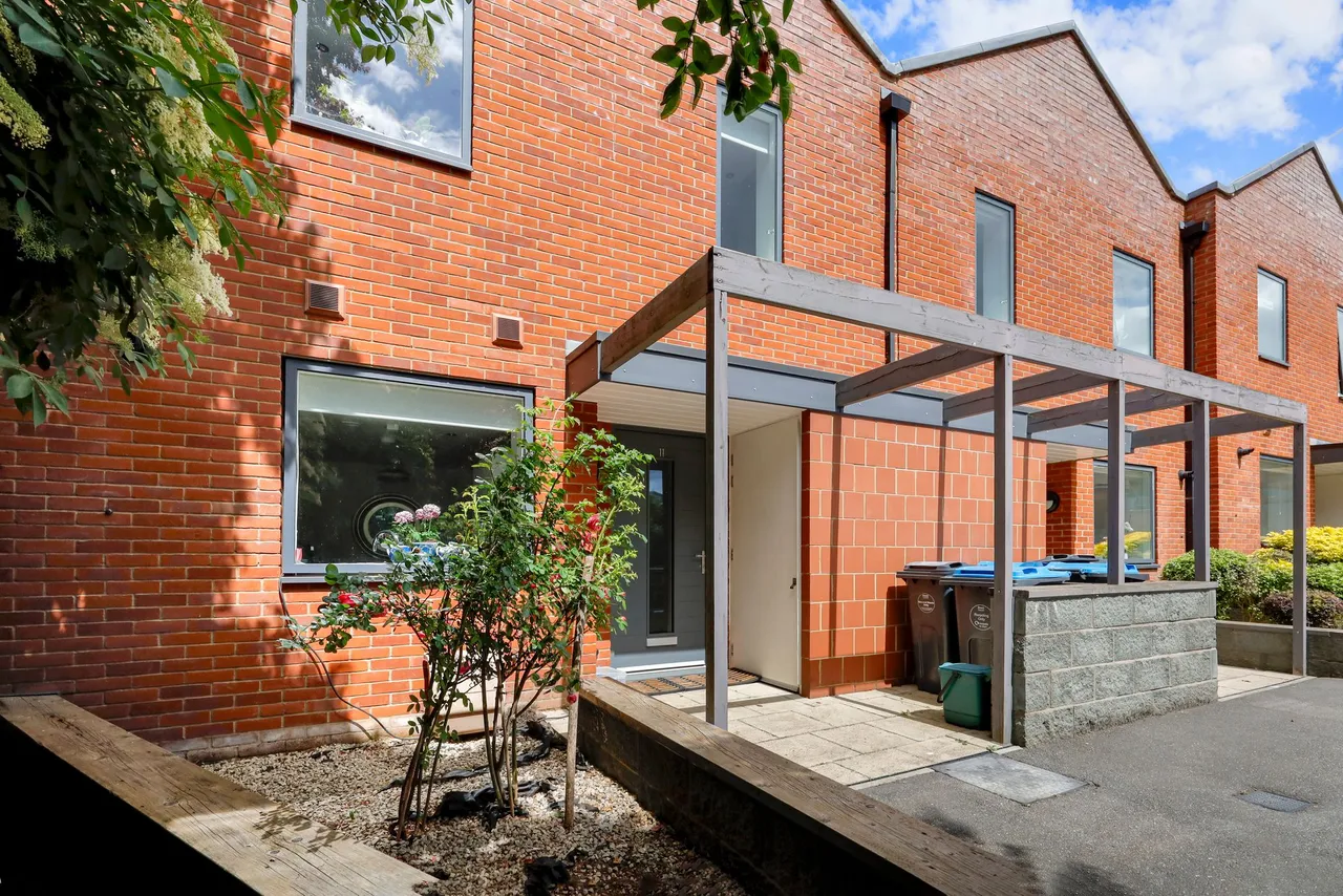 3 bed house for sale, Reservoir Way, London, NW10