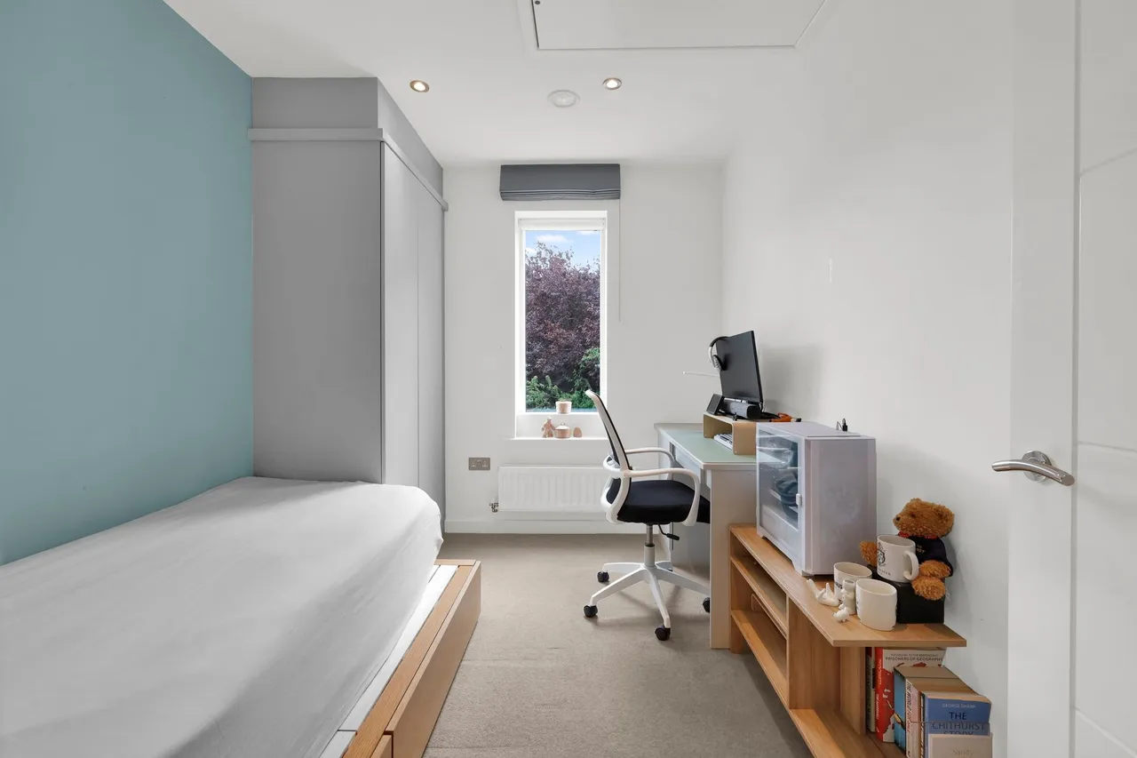 Reservoir Way, London, NW10, photo 9