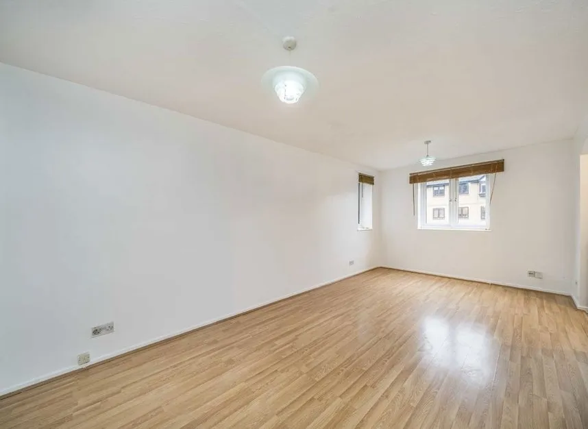 Riverside Close, Clapton, E5, photo 2
