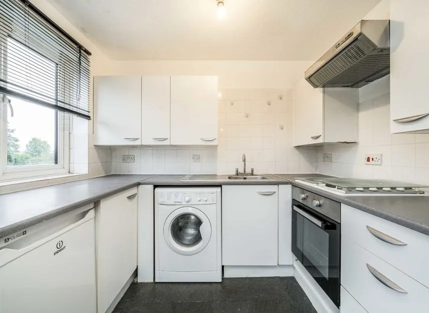 Riverside Close, Clapton, E5, photo 3
