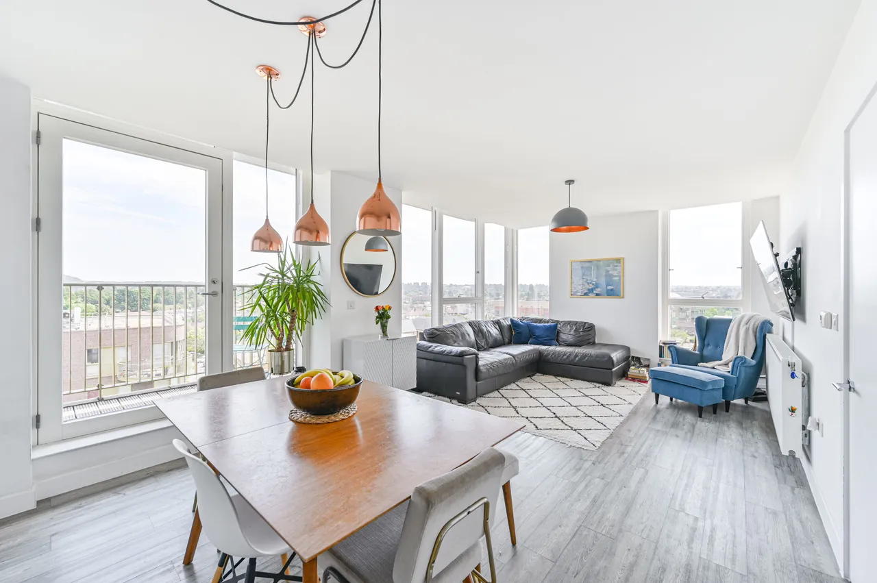 3 bed flat for sale — Flat 601, Noble House, 48 Ottley Drive, London