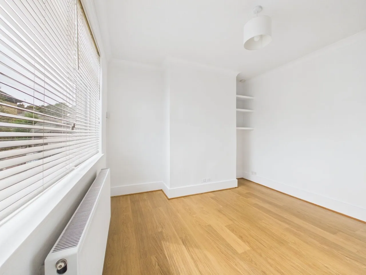 Victoria Road, Morley, LS27, photo 3