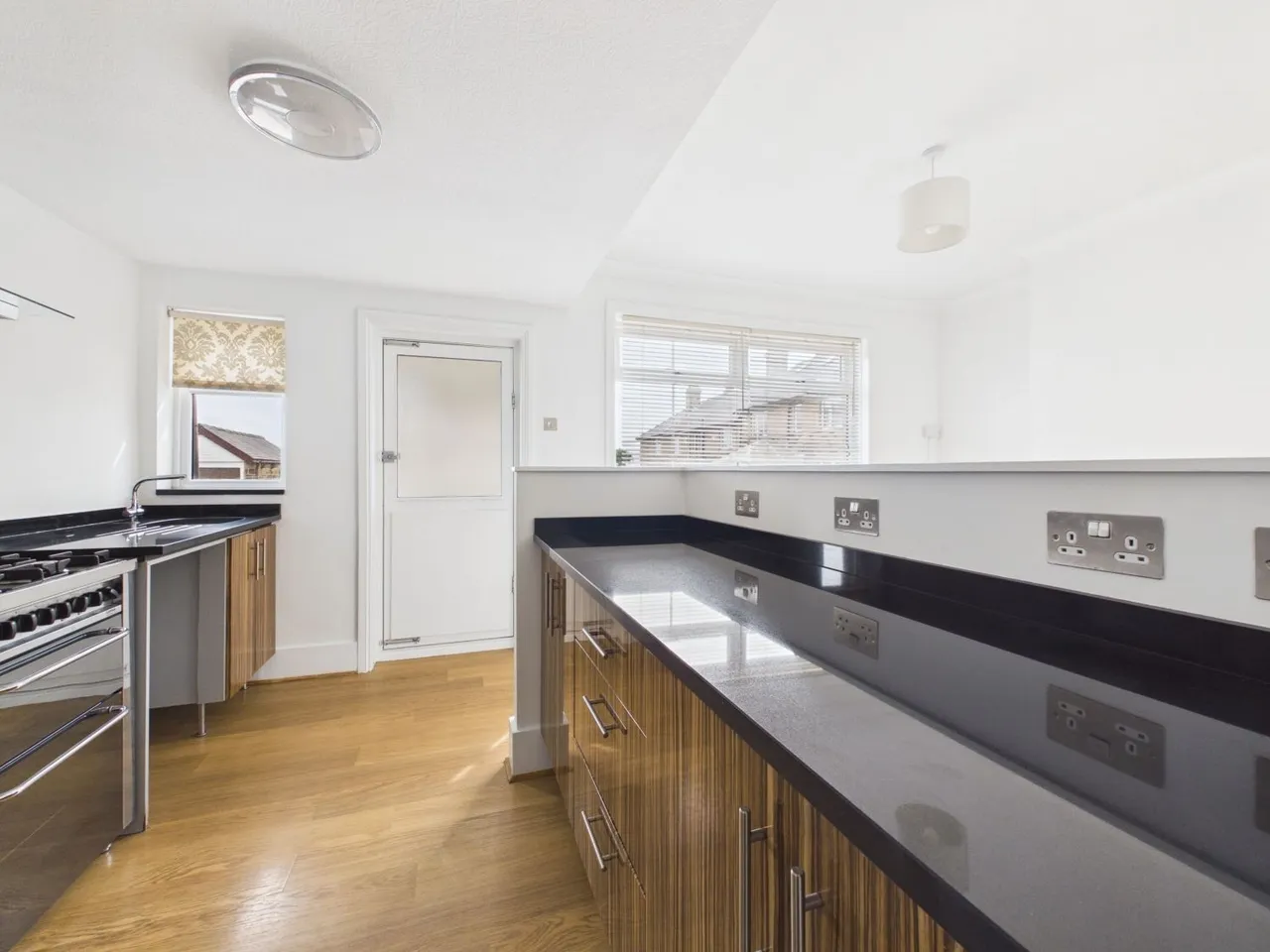Victoria Road, Morley, LS27, photo 4