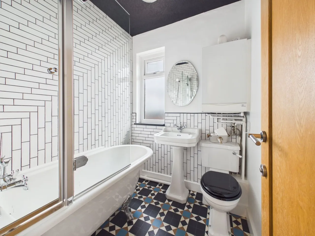 Victoria Road, Morley, LS27, photo 13