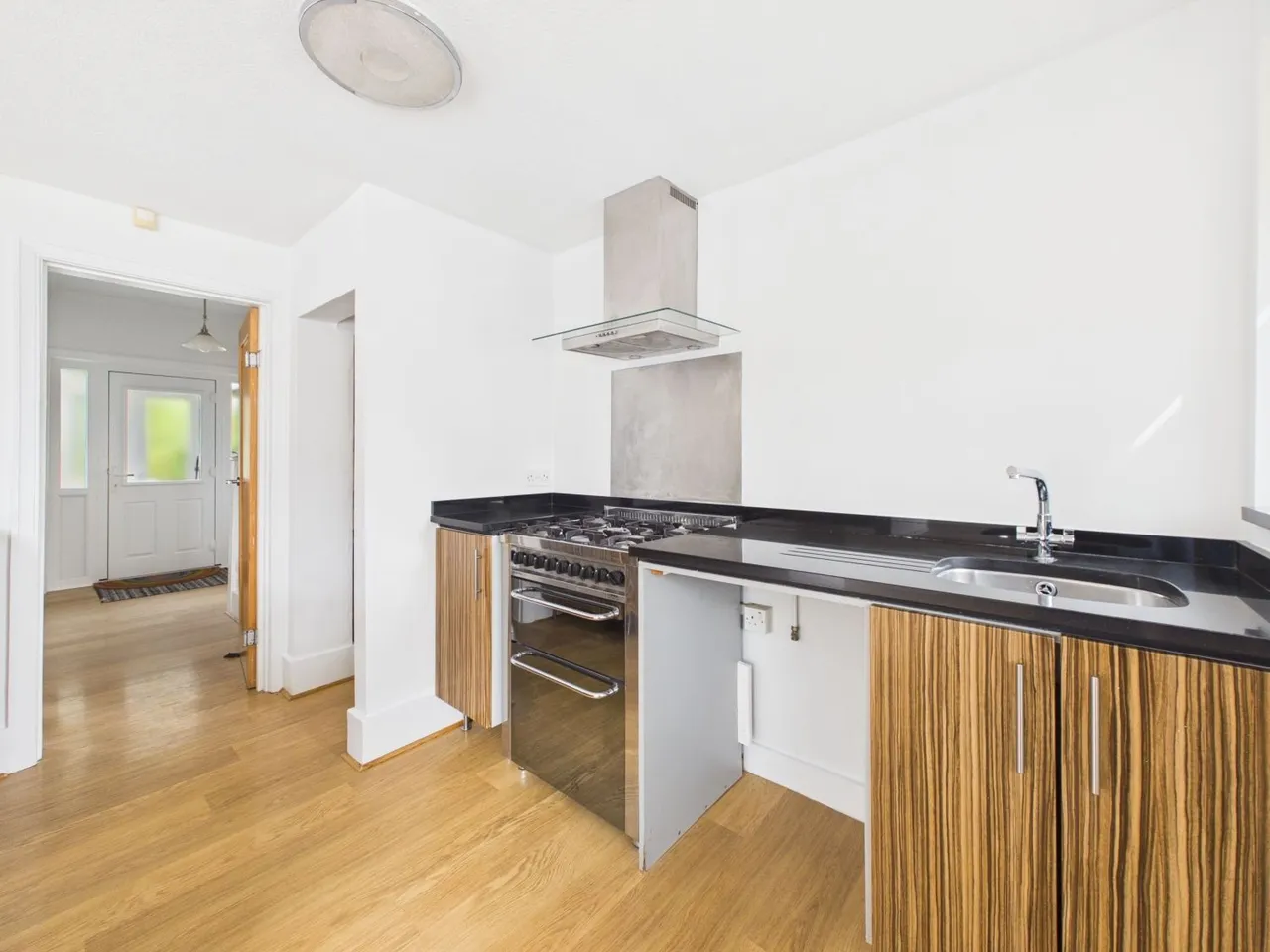 Victoria Road, Morley, LS27, photo 6