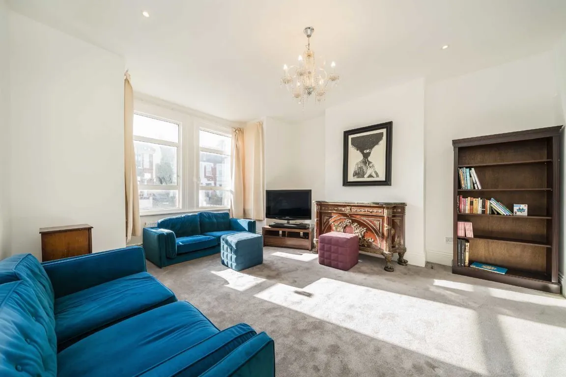 Gleneagle Road, SW16, photo 2