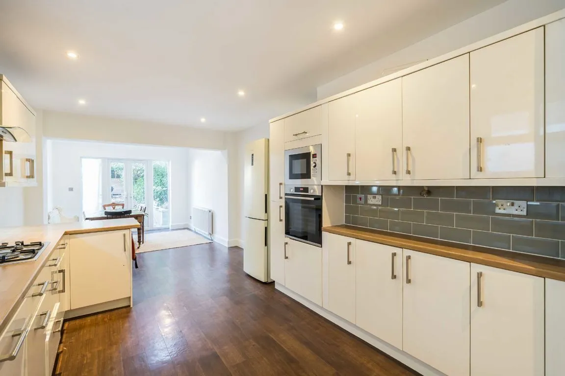 Gleneagle Road, SW16, photo 3