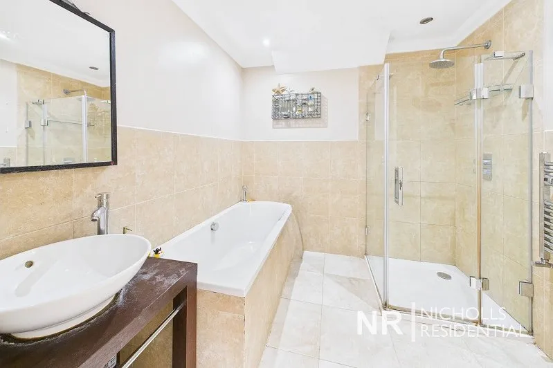 Clayton Road, Chessington, KT9, photo 10