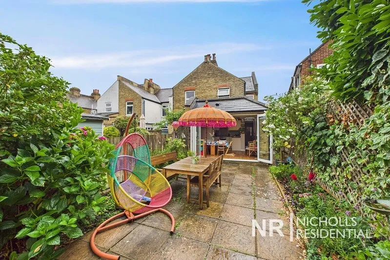 Clayton Road, Chessington, KT9, photo 14