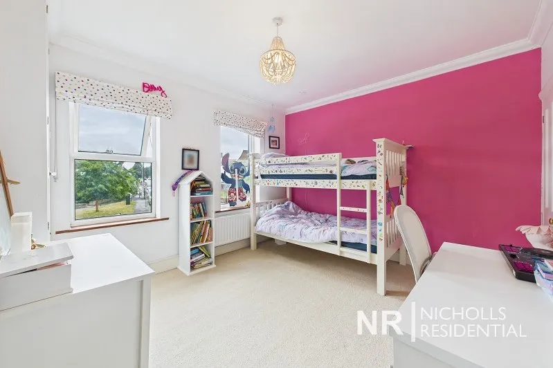 Clayton Road, Chessington, KT9, photo 11