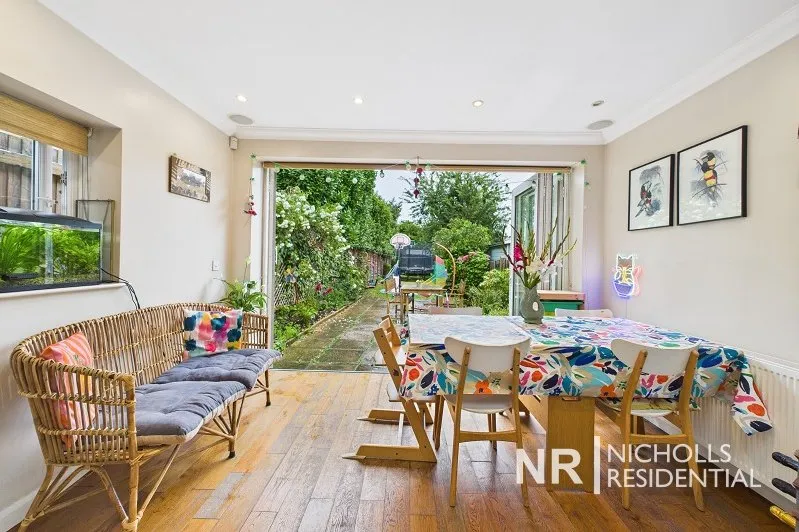 Clayton Road, Chessington, KT9, photo 8