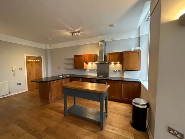 2 bed flat to rent, Falkner Square, Liverpool, L8