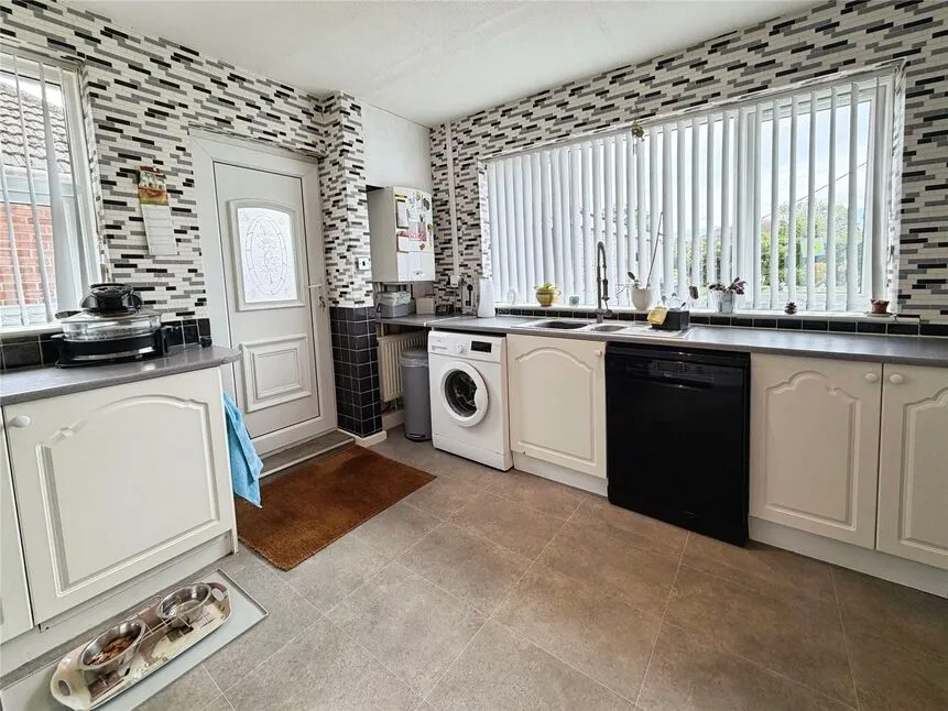 Grange Crescent, Lincoln, Lincolnshire, LN6, photo 6
