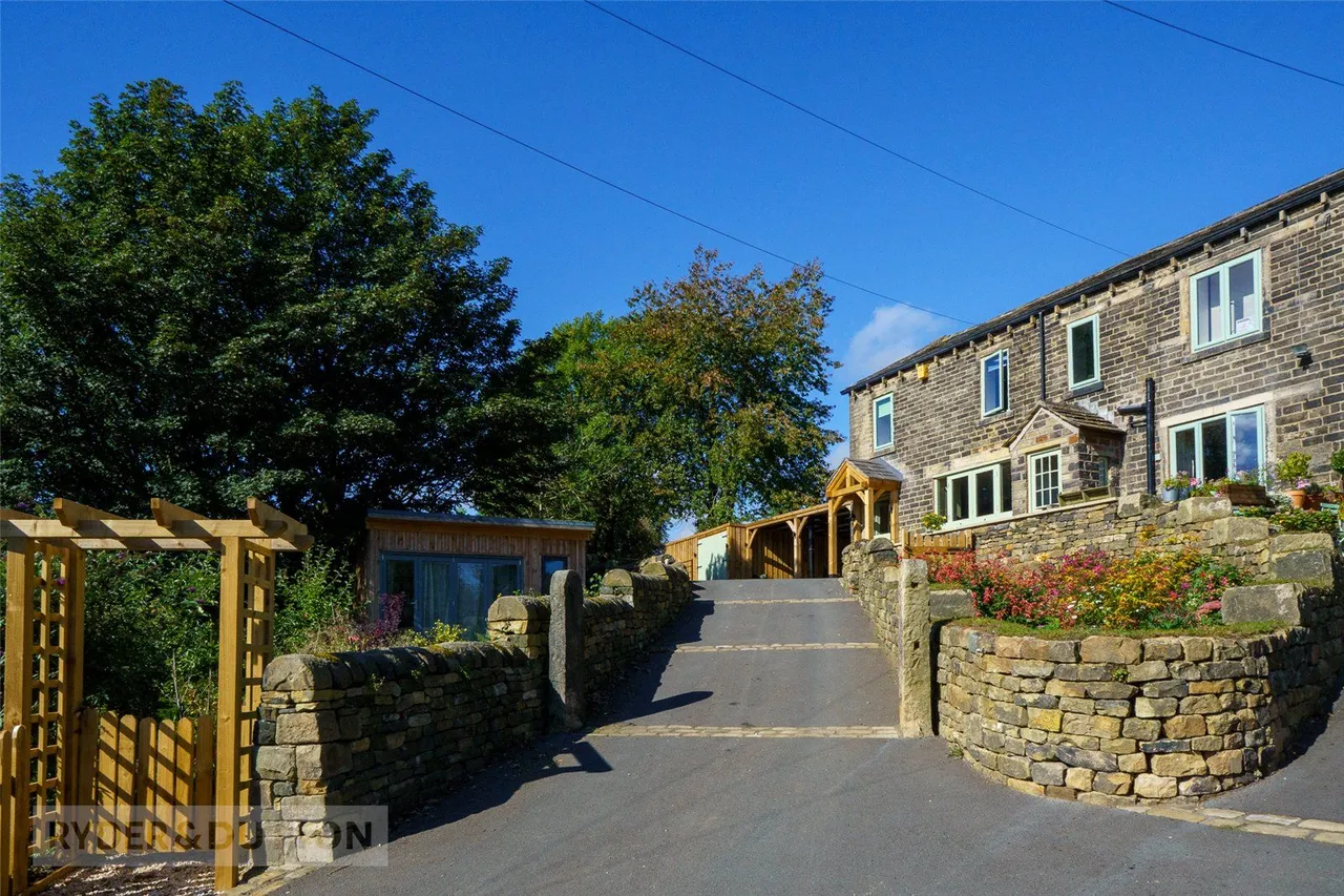4 bed house for sale, Reddisher Road, Marsden, HD7