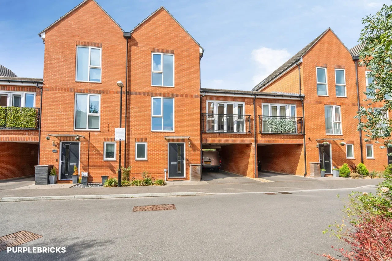4 bed house for sale, North Mead, Chichester, PO19