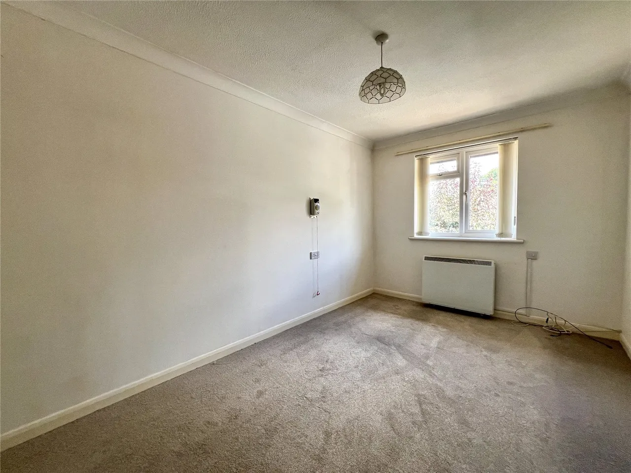 Tarragon Drive, Guildford, GU2, photo 4