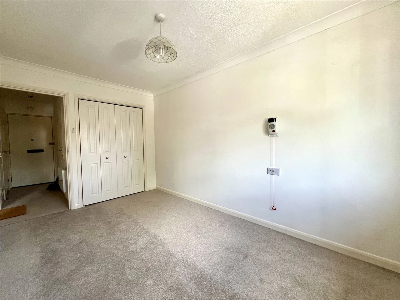 Tarragon Drive, Guildford, GU2, photo 8