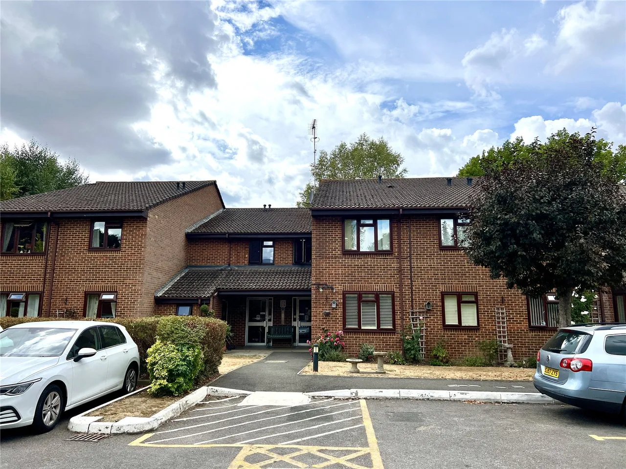 Tarragon Drive, Guildford, GU2, photo 10