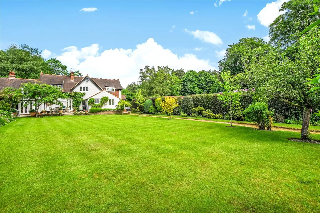 3 bed house for sale — College Ride, Bagshot, Surrey, GU19 5EP