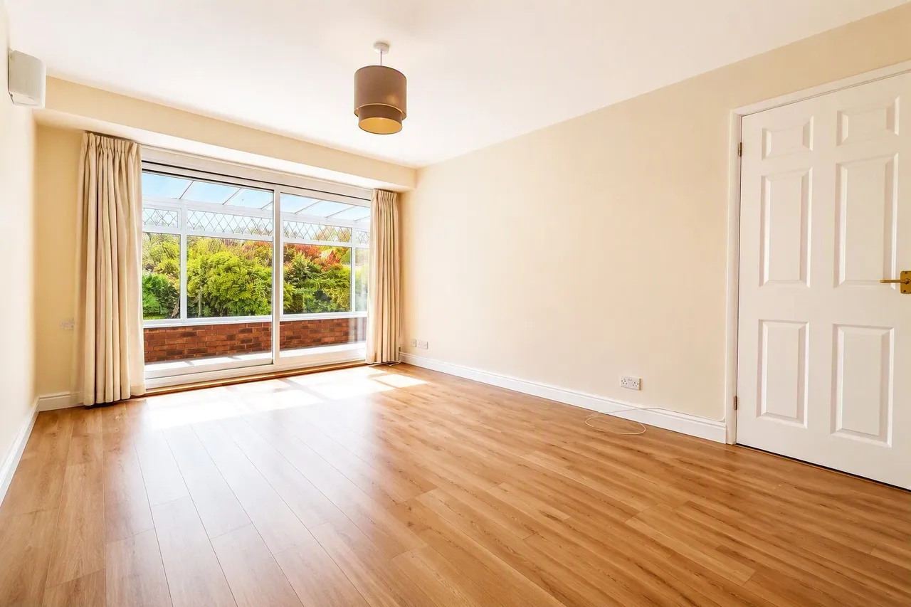 Chosen Way, Hucclecote, Gloucester, Gloucestershire, GL3, photo 4