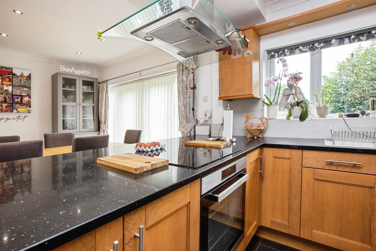 Mansfield Road, Alfreton, DE55, photo 3