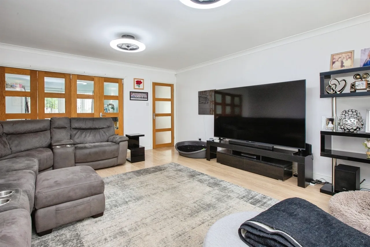 Mansfield Road, Alfreton, DE55, photo 7