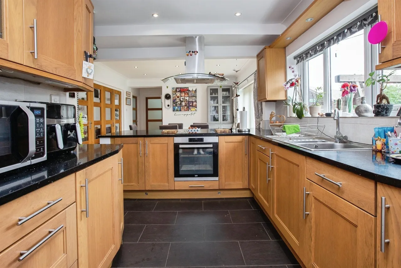 Mansfield Road, Alfreton, DE55, photo 2